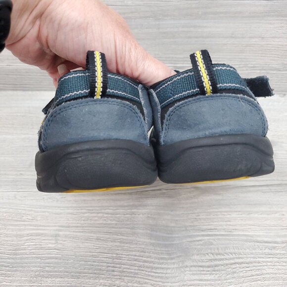 Keen Newport H2 big kids sandals in navy - Picture 6 of 10